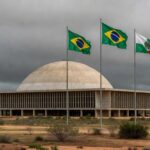 Edifício da CLDF em Brasília sob céu nublado, simbolizando polêmica em título honorário a ministro com críticas no judiciário.