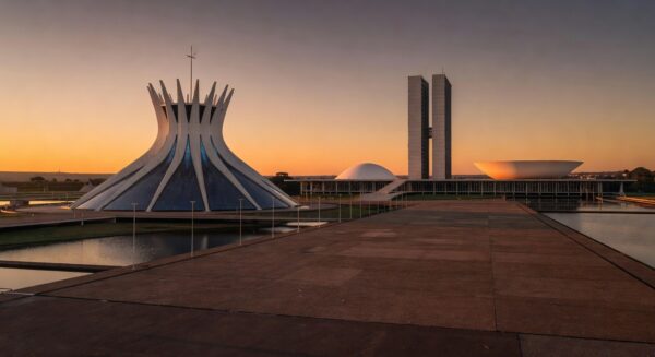 Arquitetura moderna de Brasília com elementos de design criativo, representando o II Fórum Cidades Criativas do Design.
