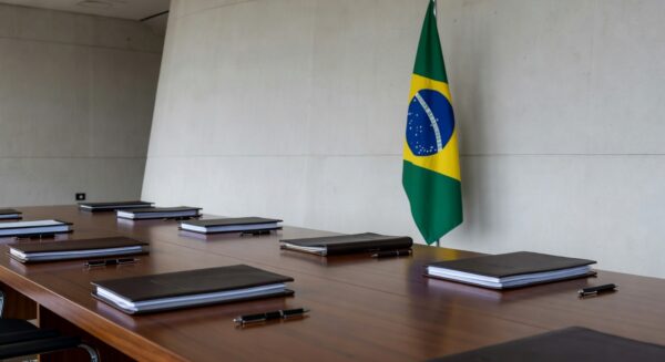 Fachin e Alcolumbre conversaram sobre como vantagens de juízes afetam a transparência Marcos Oliveira/Agência Senado - Arquivo