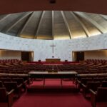 Plenário da Câmara Legislativa do DF com homenagem religiosa à Shalom