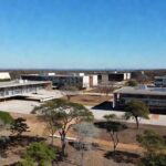 Campus universitário da UnDF em Brasília com prédios acadêmicos