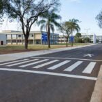 Faixas elevadas em frente a escola no DF após nova lei