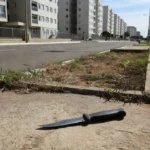 Rua na Asa Norte com faca, barra de ferro e viatura da PMDF