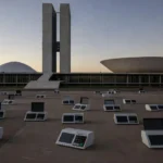 Congresso Nacional em Brasília com urnas eleitorais vazias representando exclusão política no DF